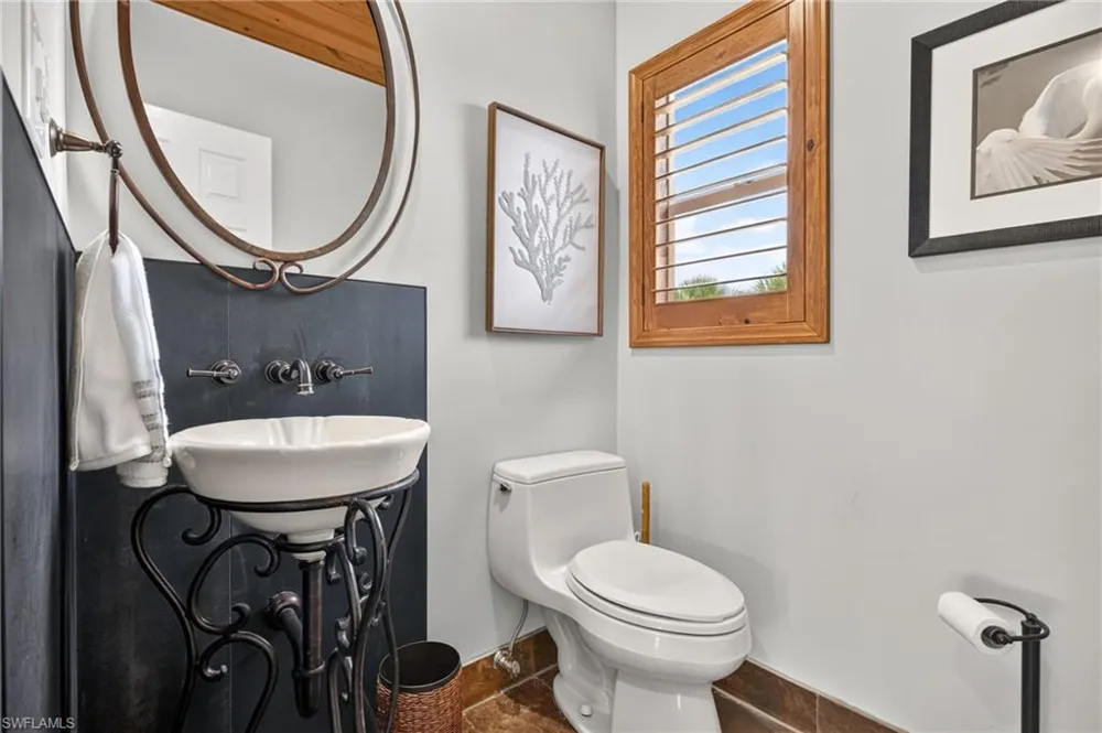 1828 Buckthorn Lane Sanibel, FL 33957