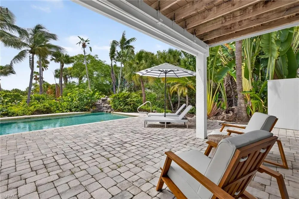 1828 Buckthorn Lane Sanibel, FL 33957