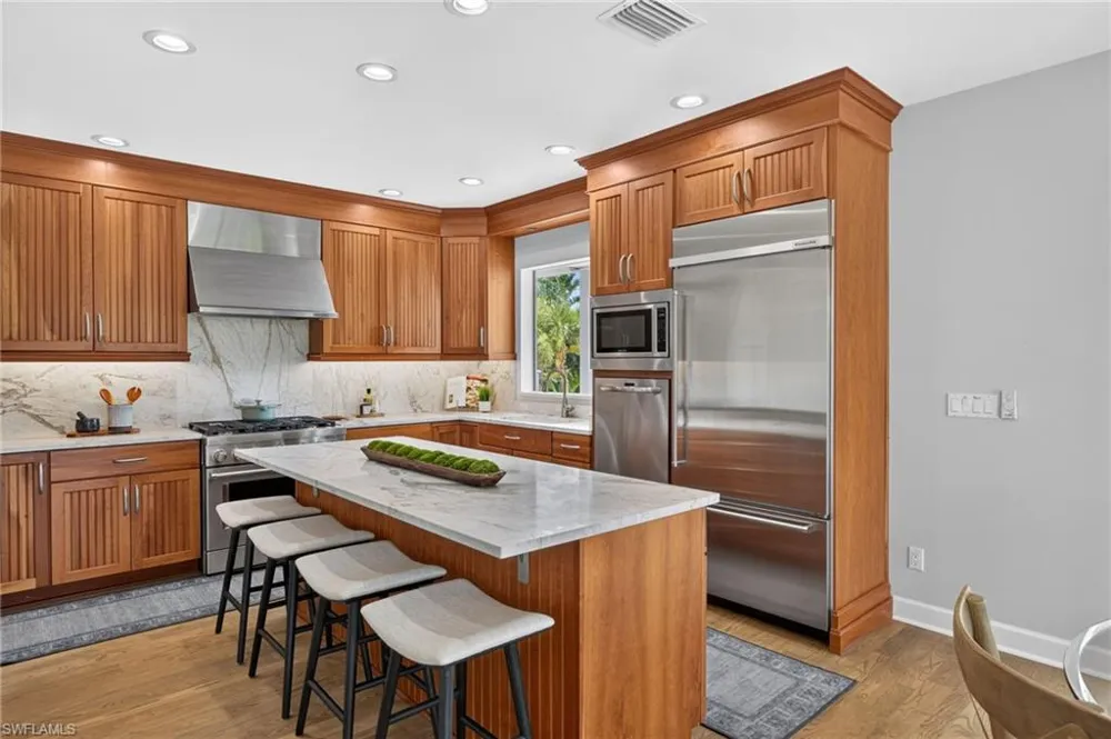 1828 Buckthorn Lane Sanibel, FL 33957