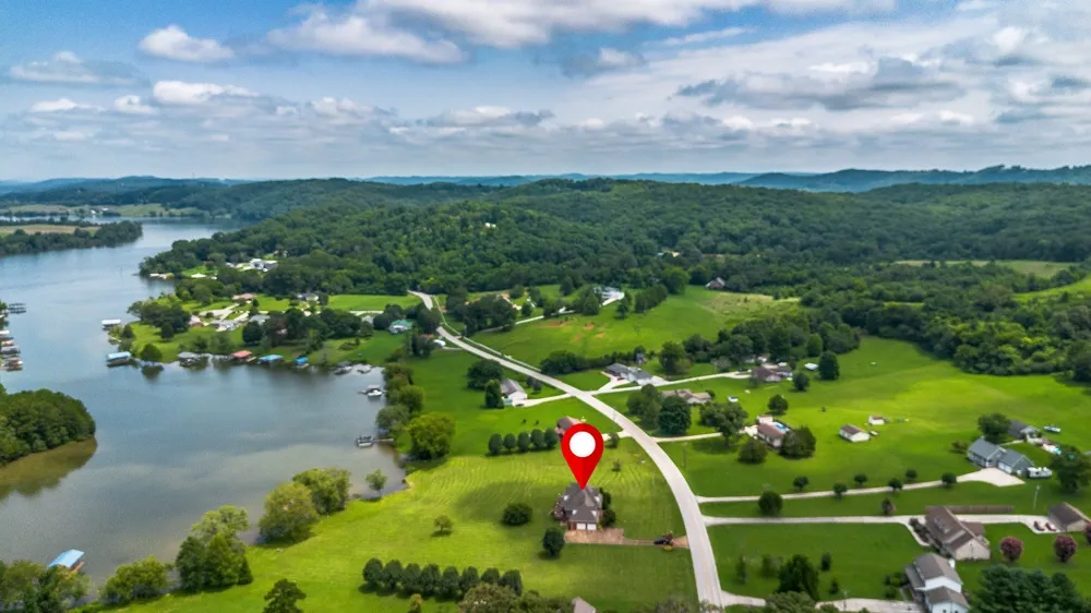 662 River Rd Kingston, TN 37763