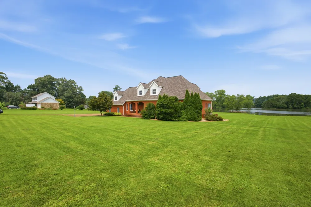 662 River Rd Kingston, TN 37763