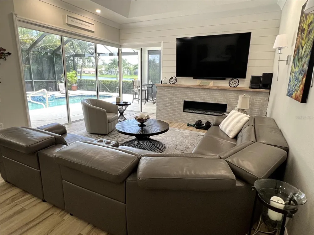 7555 TORI WAY Bradenton, FL 34202