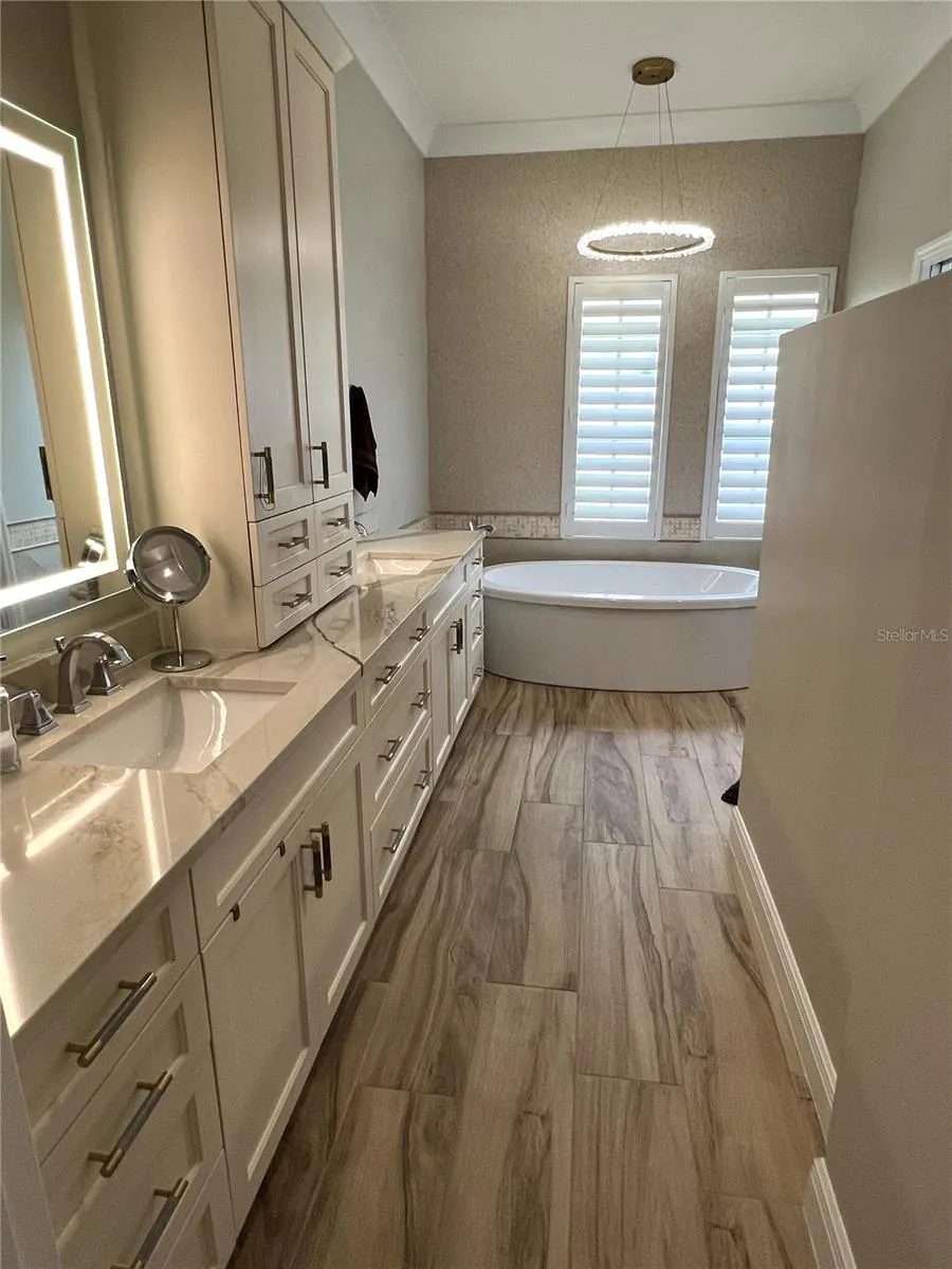7555 TORI WAY Bradenton, FL 34202
