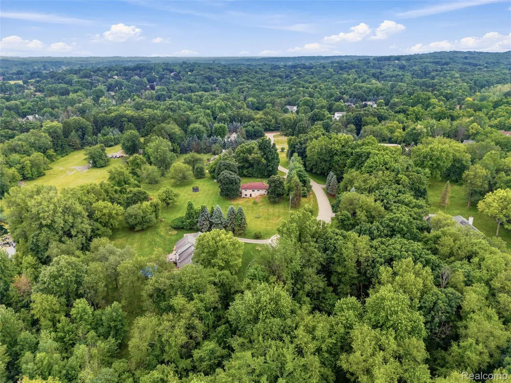 Indianwood Court Independence Charter Township, MI 48348