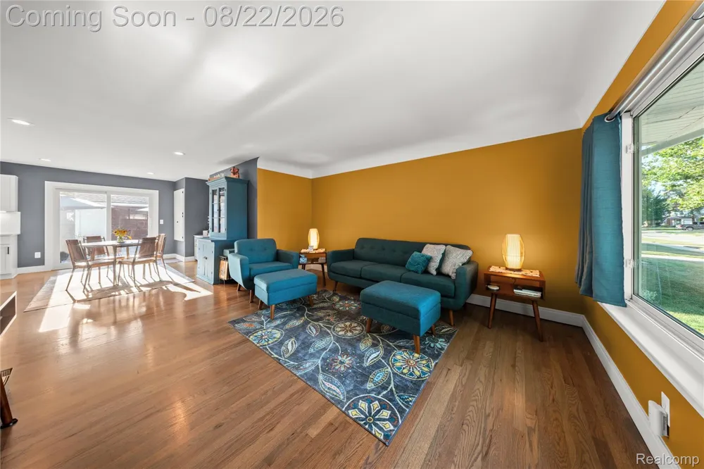 329 Manitou Avenue Clawson City, MI 48017