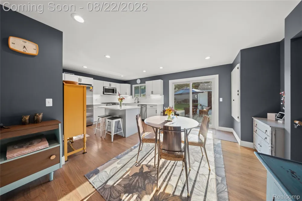 329 Manitou Avenue Clawson City, MI 48017