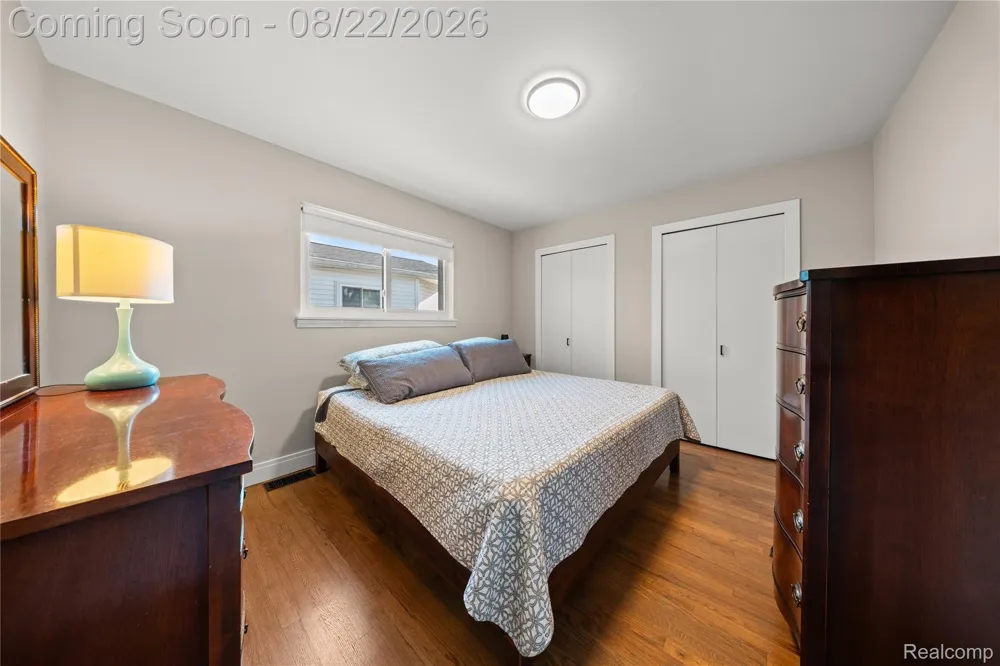 329 Manitou Avenue Clawson City, MI 48017
