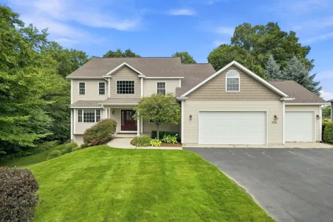 1521 Bee Court