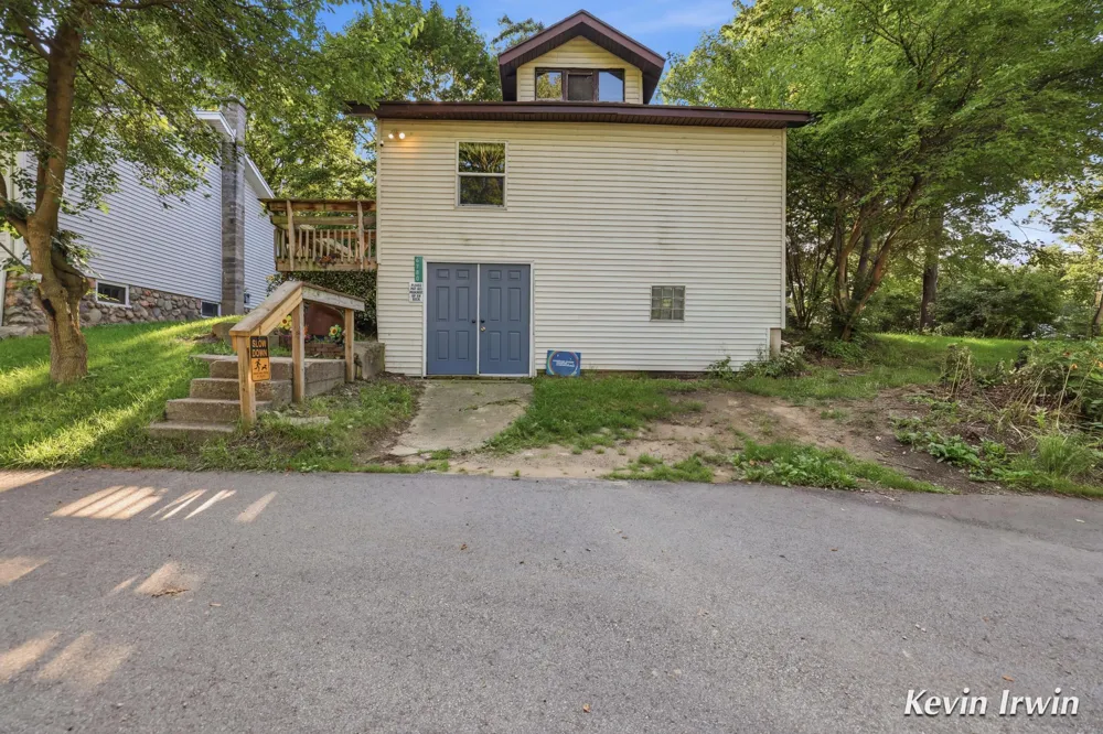 6780 Tulare Avenue NE Cannon Township, MI 49341
