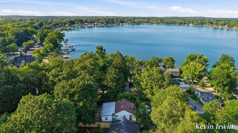 6780 Tulare Avenue NE Cannon Township, MI 49341