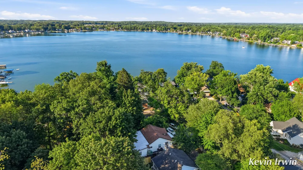 6780 Tulare Avenue NE Cannon Township, MI 49341
