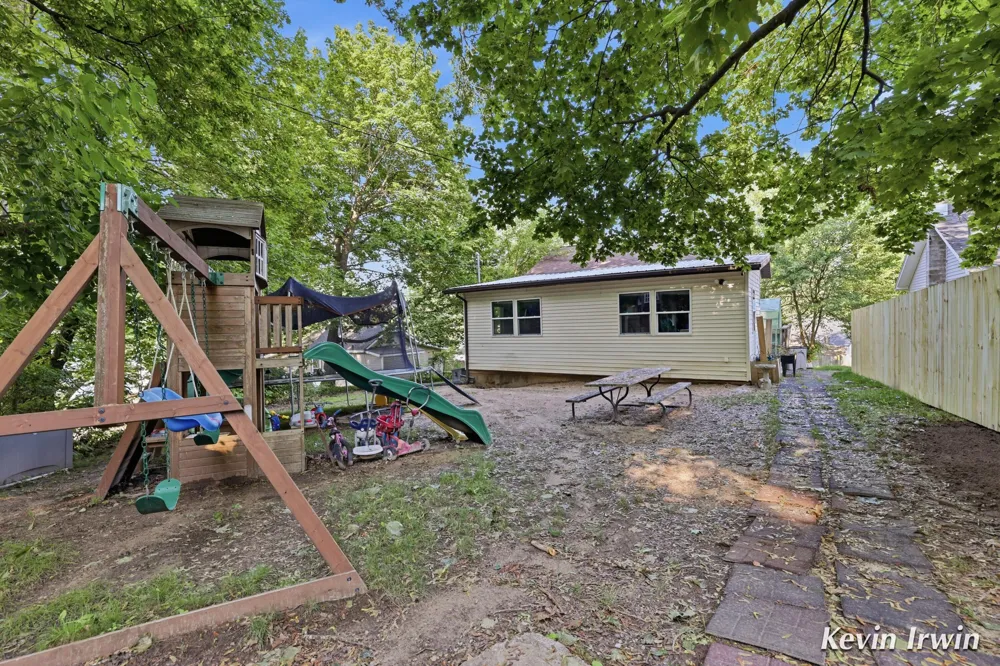 6780 Tulare Avenue NE Cannon Township, MI 49341