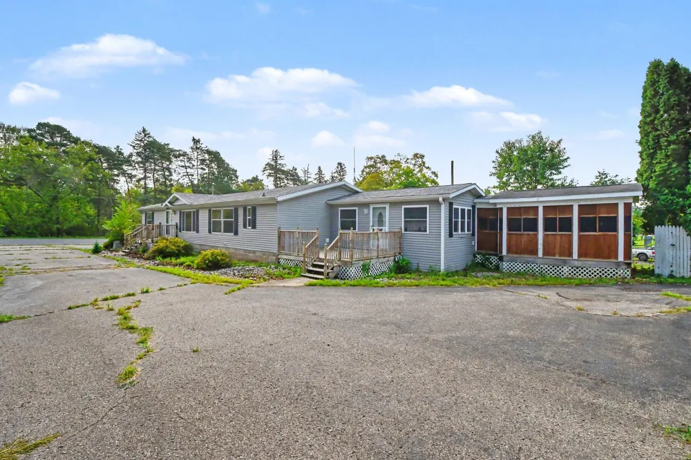 546 Wall Street Easton Township, MI 48846