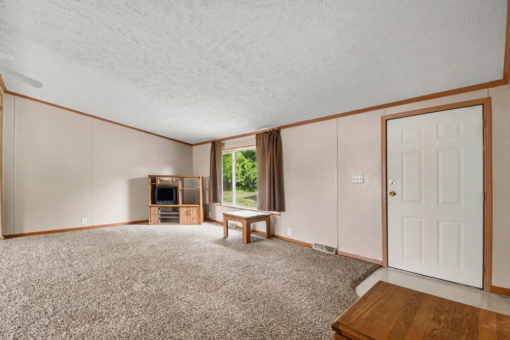 546 Wall Street Easton Township, MI 48846