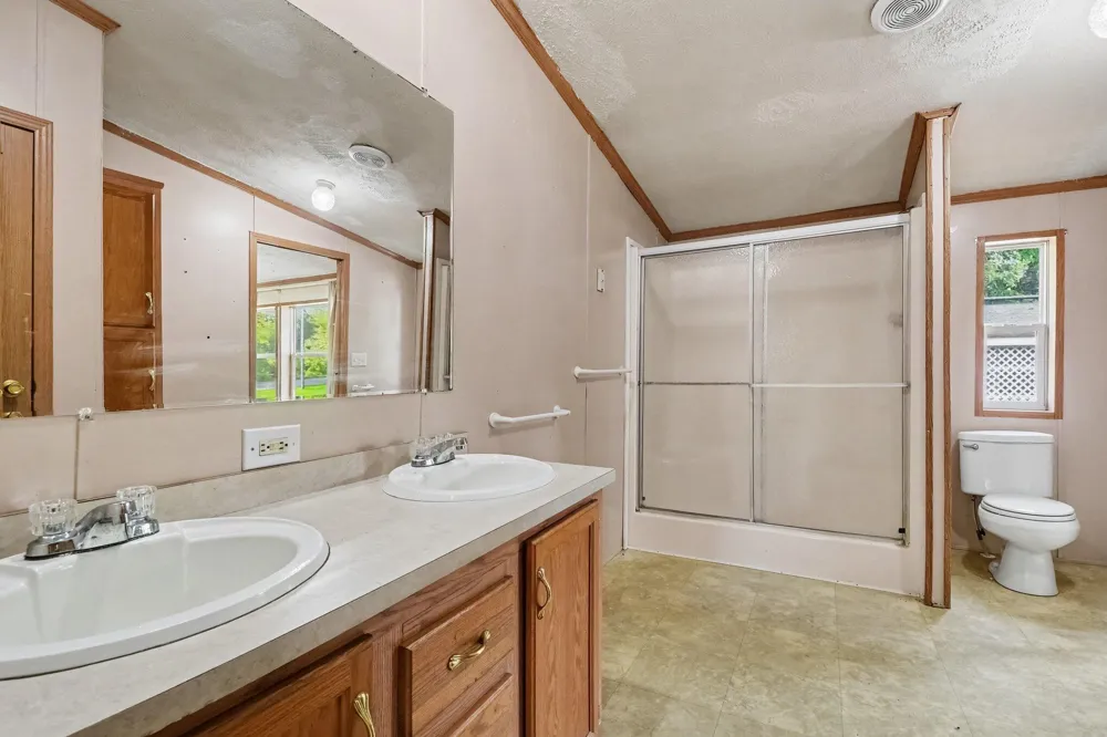 546 Wall Street Easton Township, MI 48846