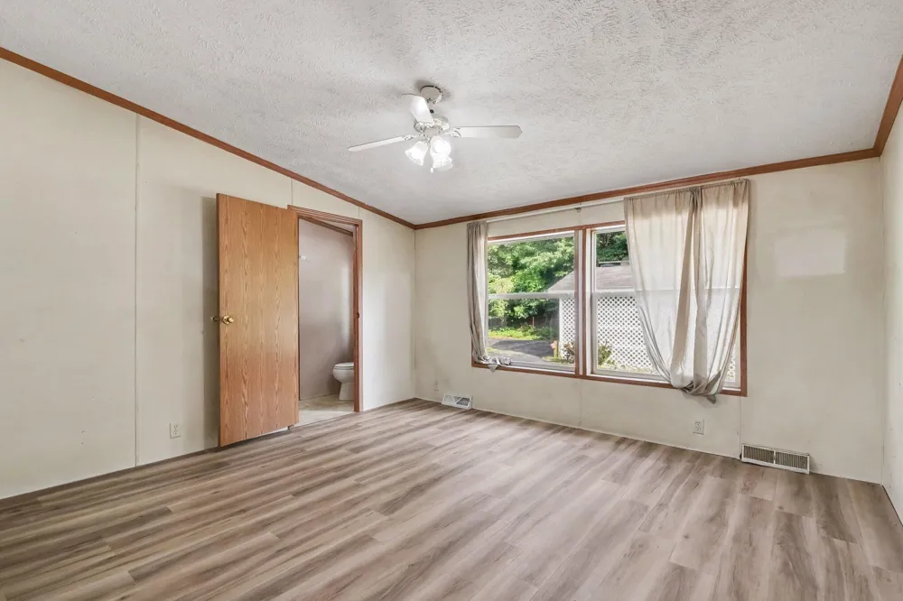 546 Wall Street Easton Township, MI 48846