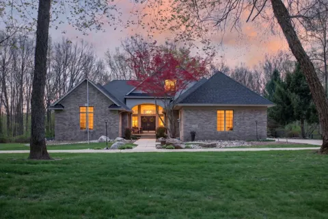 4929 Country Lane