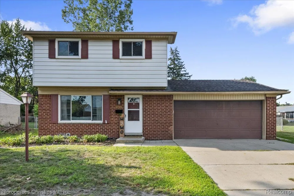 10069 Fairview Street Taylor City, MI 48180