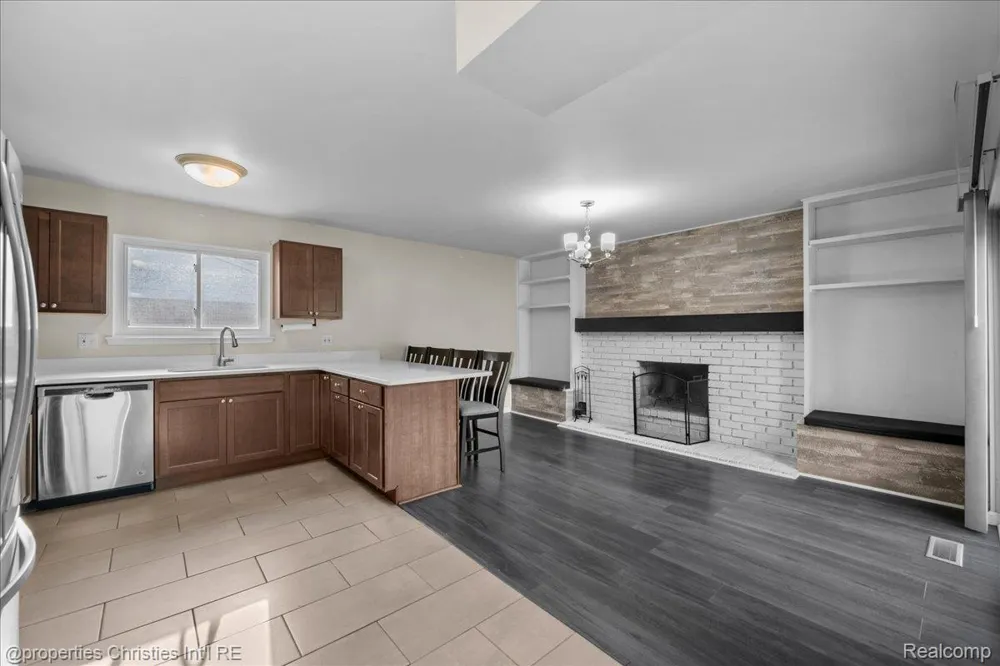 10069 Fairview Street Taylor City, MI 48180