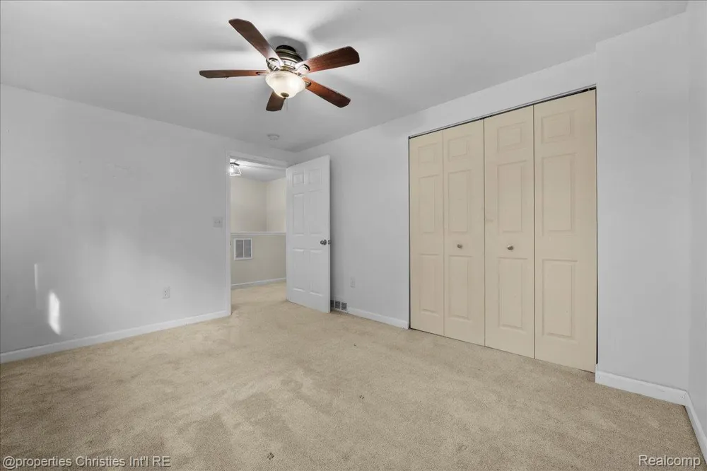10069 Fairview Street Taylor City, MI 48180