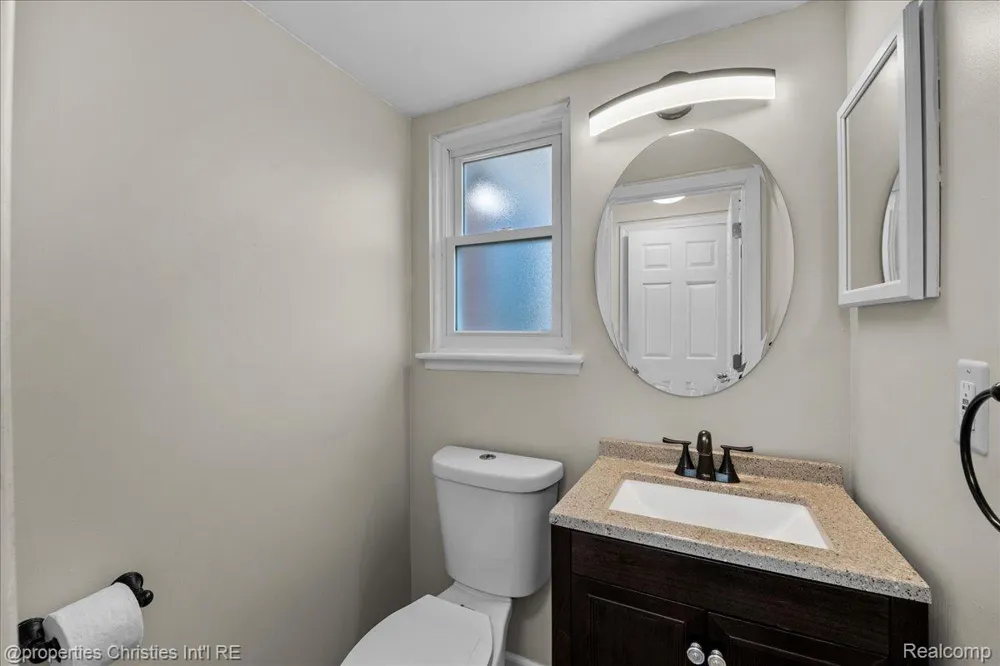 10069 Fairview Street Taylor City, MI 48180