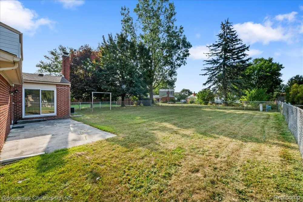 10069 Fairview Street Taylor City, MI 48180