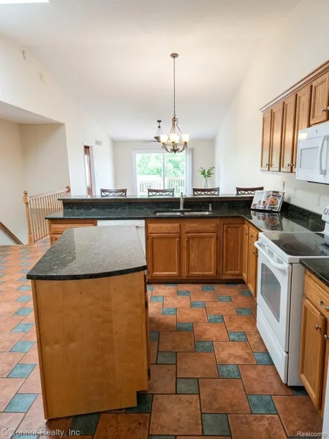 836 Crystal Lane