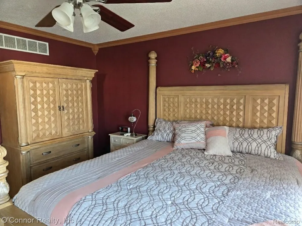 836 Crystal Lane Marysville City, MI 48040