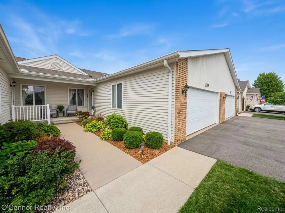 836 Crystal Lane Marysville City, MI 48040