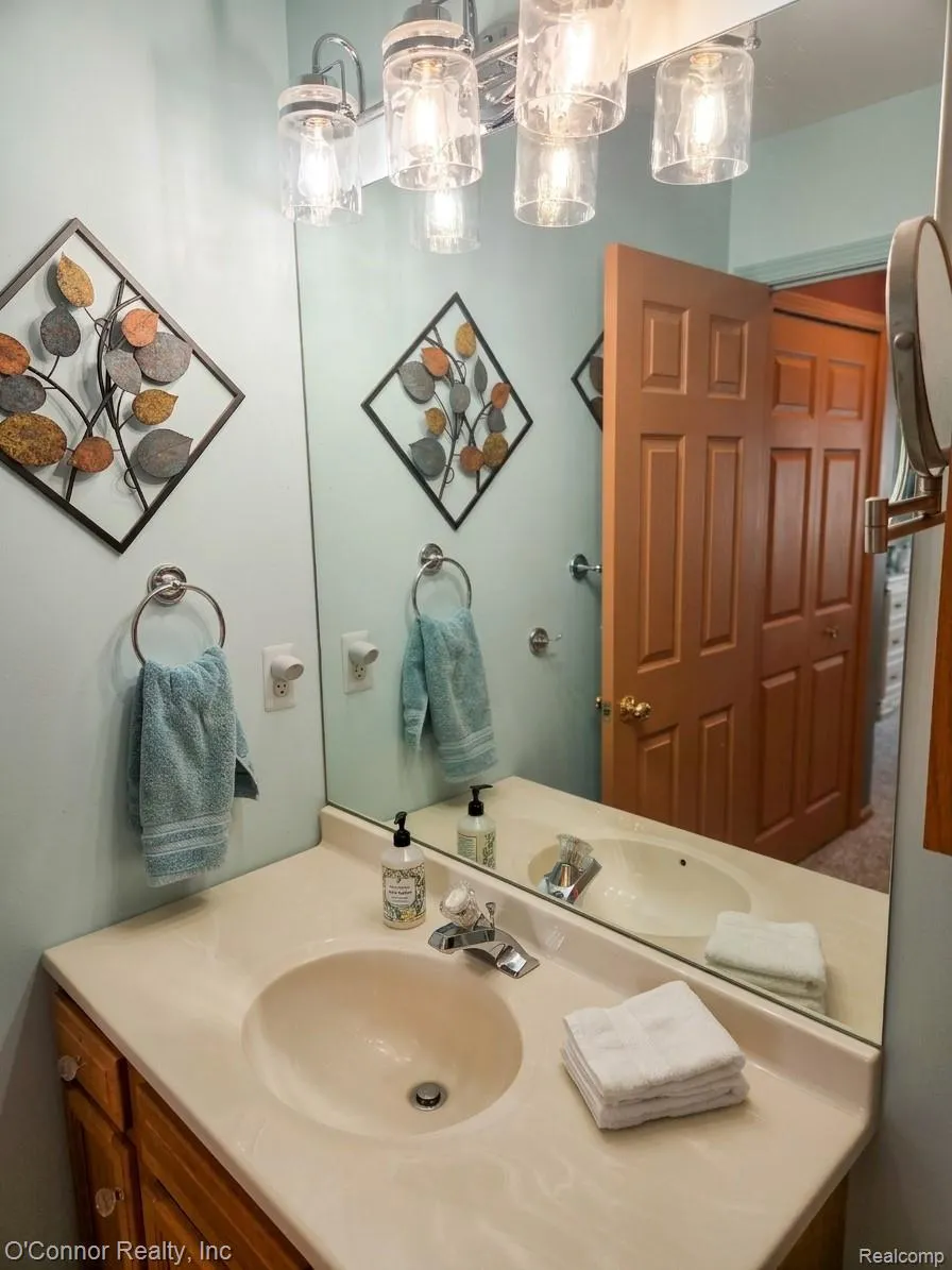 836 Crystal Lane Marysville City, MI 48040