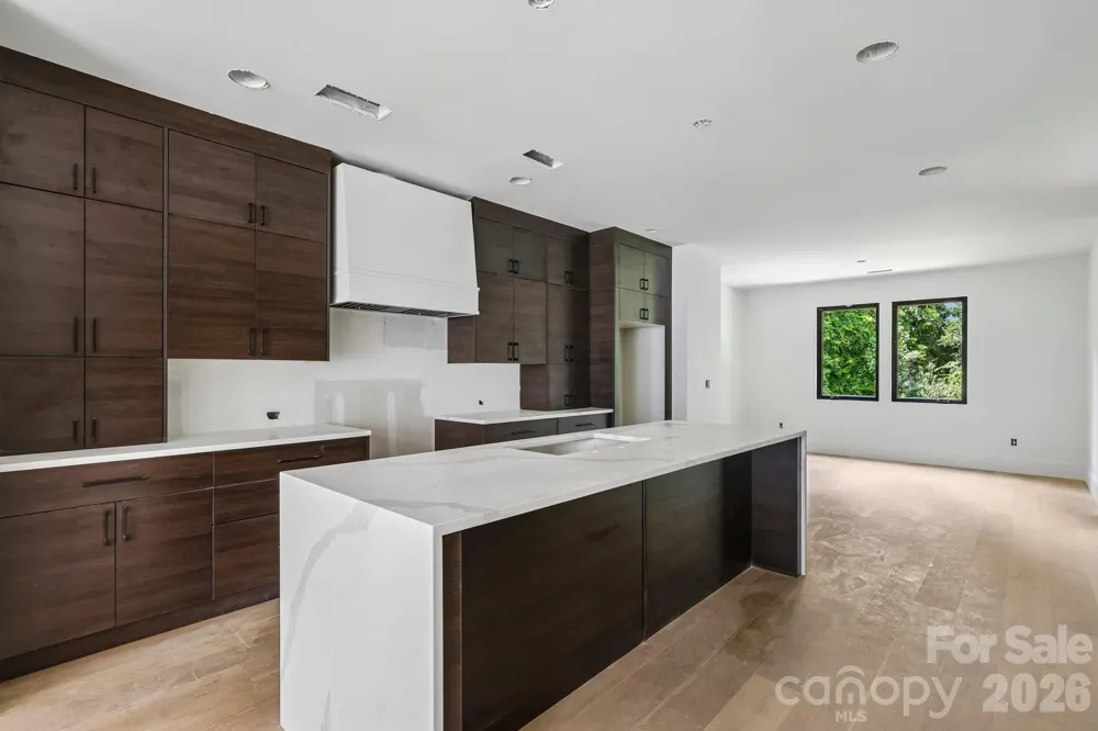 1539 Crystal Road Charlotte, NC 28205