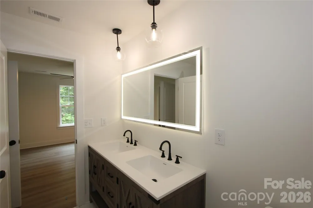1074 Lyndsey Brook Court Lincolnton, NC 28092