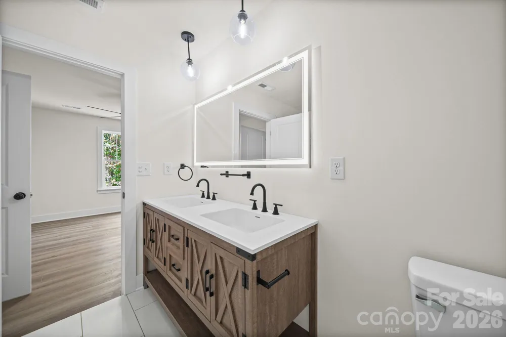 1074 Lyndsey Brook Court Lincolnton, NC 28092