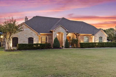 330 Cattlemans Trail