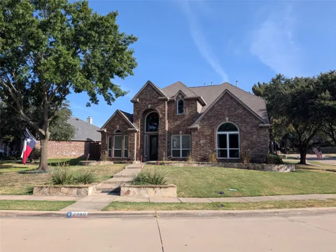 2360 Lake Forest Drive