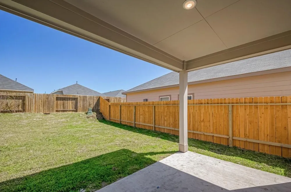 750 Marion Place Drive Dayton, TX 77535