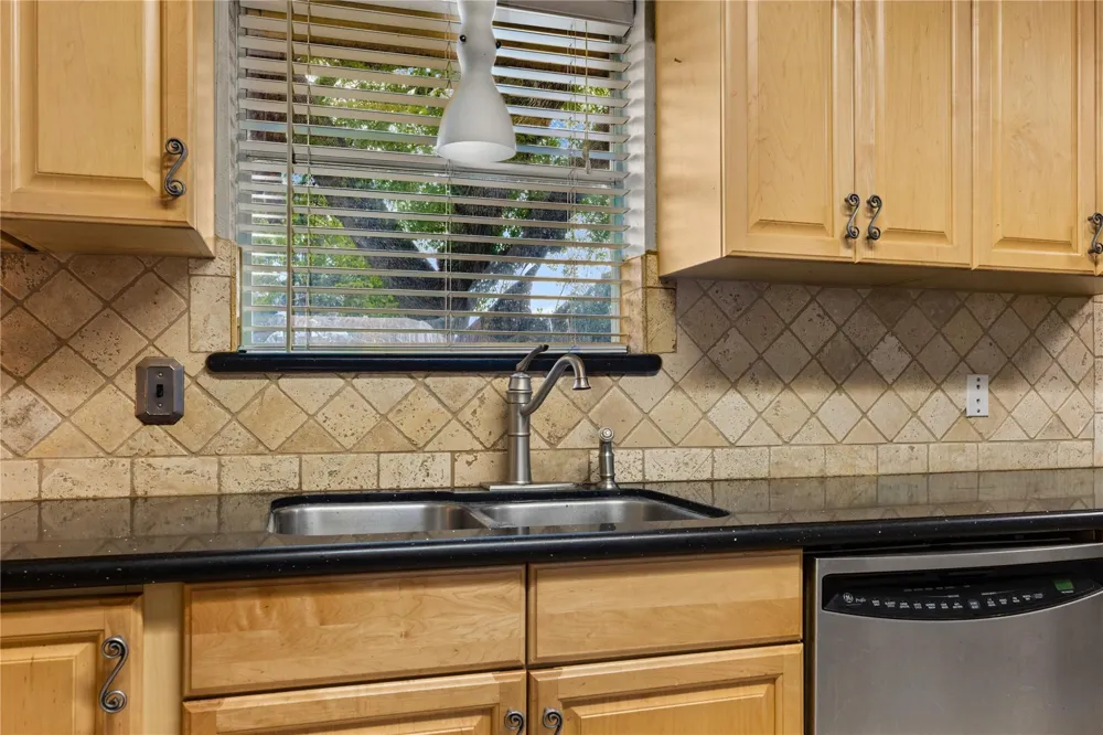 1818 New Orleans Street Deer Park, TX 77536