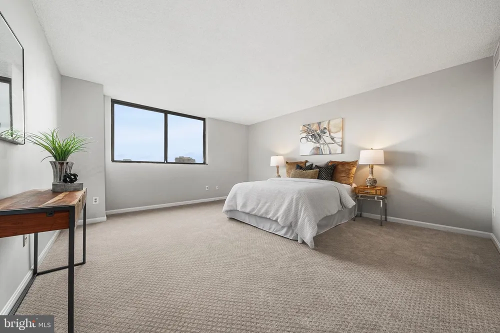 1101 S ARLINGTON RIDGE ROAD #212 Arlington, VA 22202