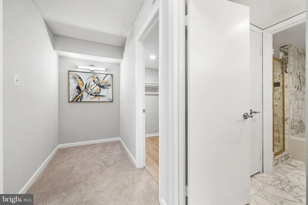 1101 S ARLINGTON RIDGE ROAD #212 Arlington, VA 22202
