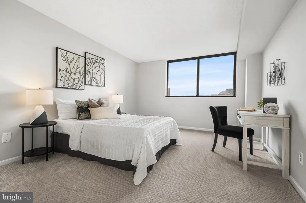 1101 S ARLINGTON RIDGE ROAD #212 Arlington, VA 22202