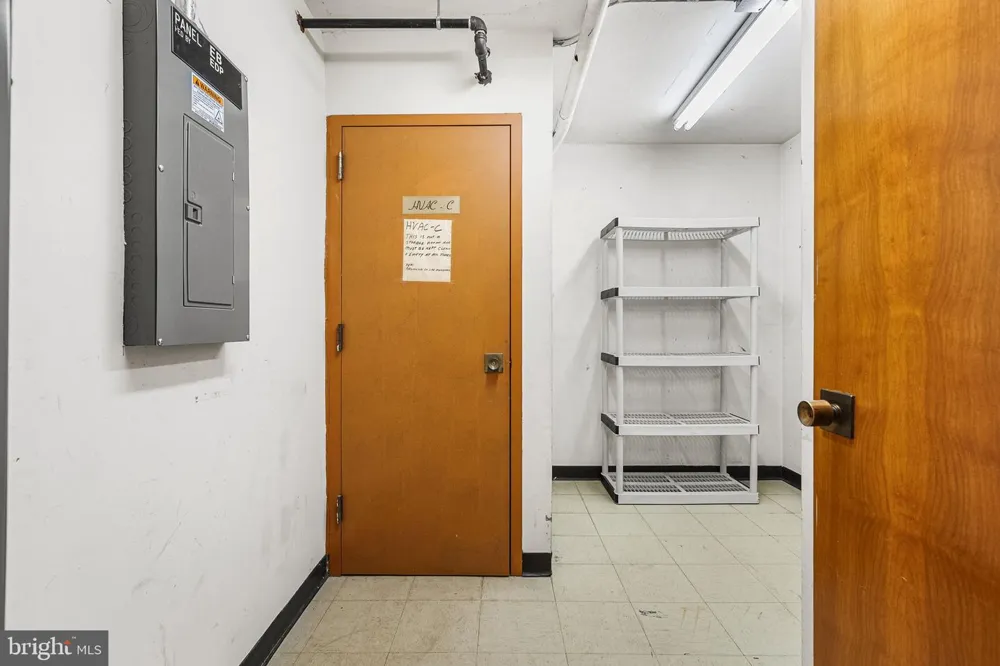 1101 S ARLINGTON RIDGE ROAD #212 Arlington, VA 22202