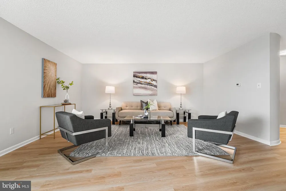 1101 S ARLINGTON RIDGE ROAD #212 Arlington, VA 22202