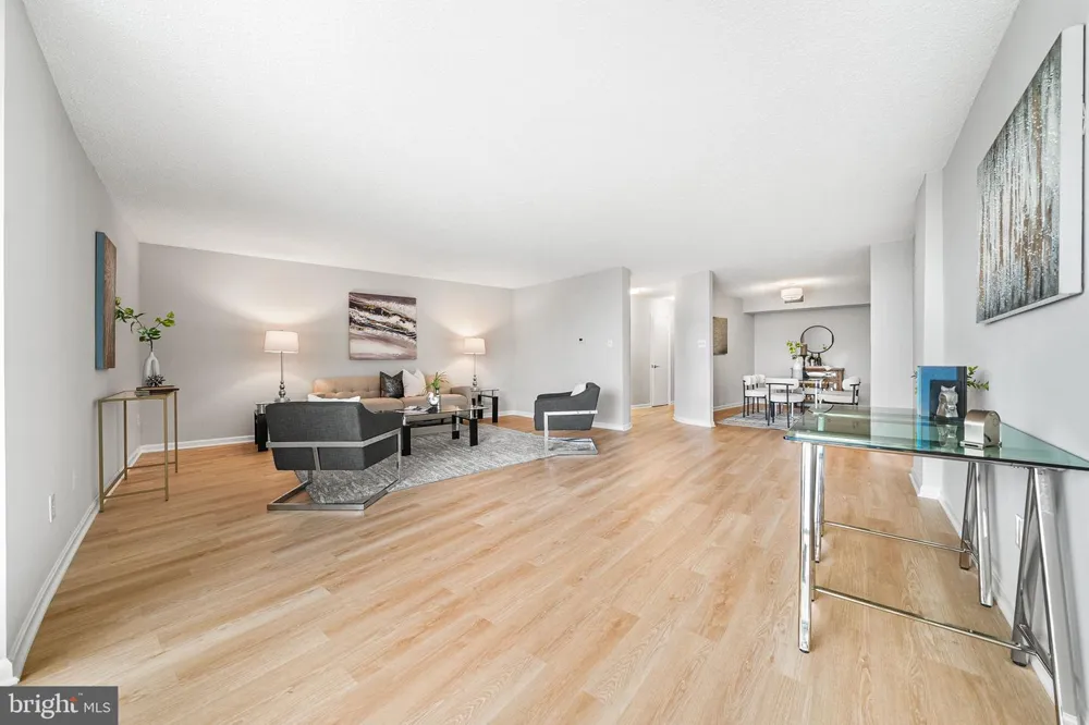 1101 S ARLINGTON RIDGE ROAD #212 Arlington, VA 22202