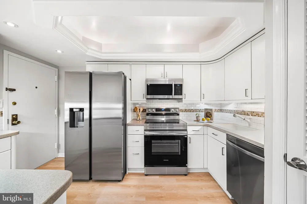 1101 S ARLINGTON RIDGE ROAD #212 Arlington, VA 22202