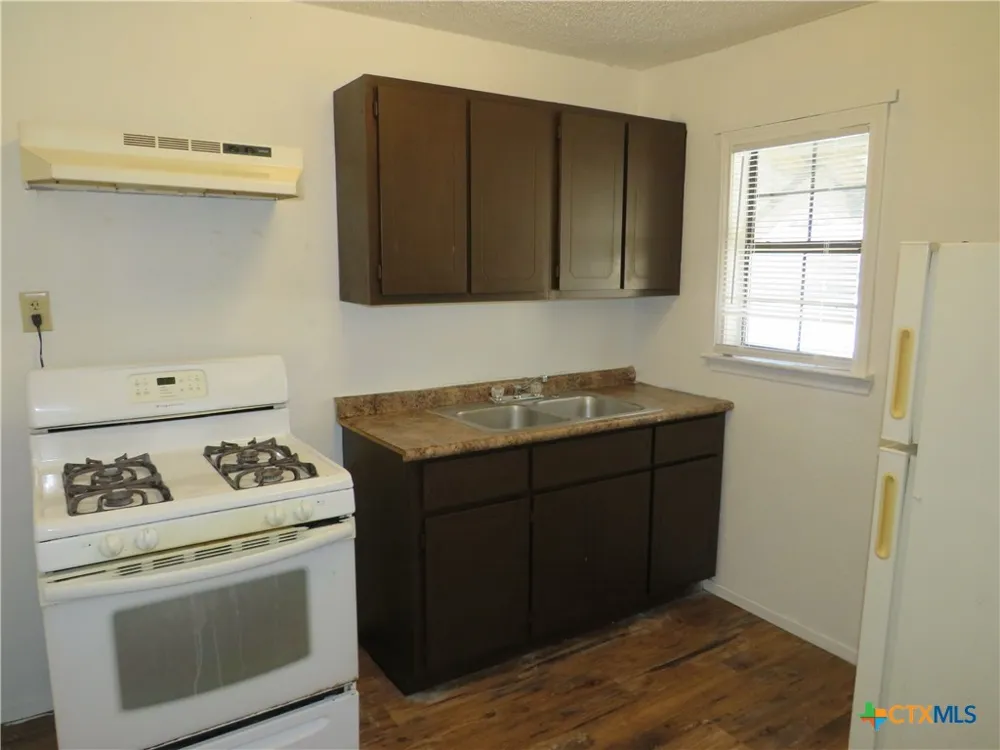 1305 S 5th Street Temple, TX 76504