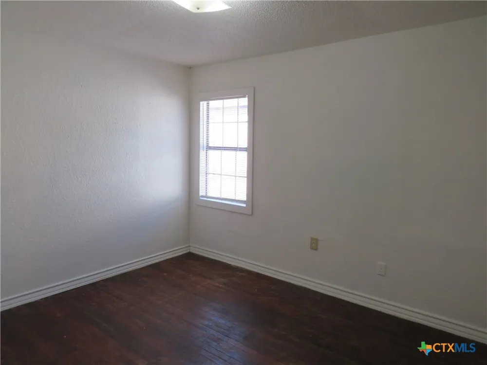 1305 S 5th Street Temple, TX 76504