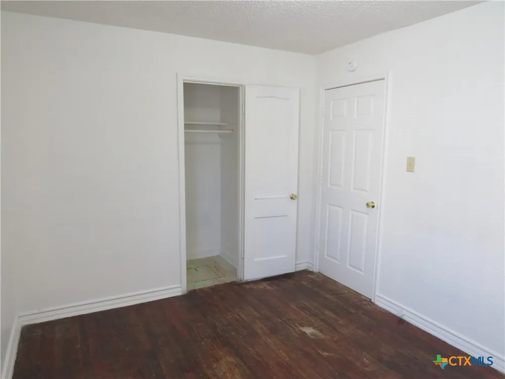 1305 S 5th Street Temple, TX 76504