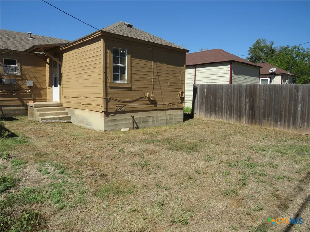 1305 S 5th Street Temple, TX 76504