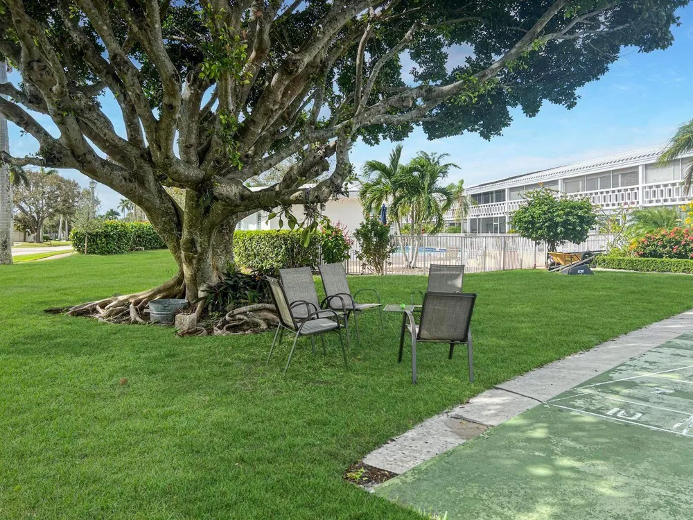 331 TEQUESTA DRIVE #216 Tequesta, FL 33469