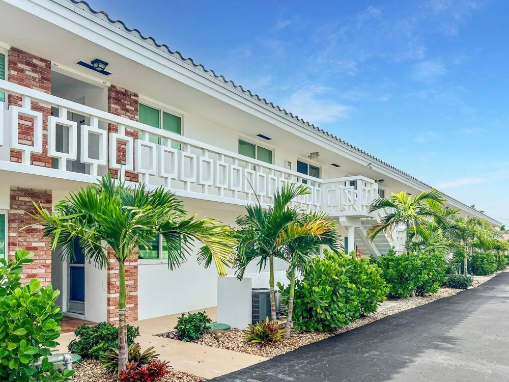 331 TEQUESTA DRIVE #216 Tequesta, FL 33469